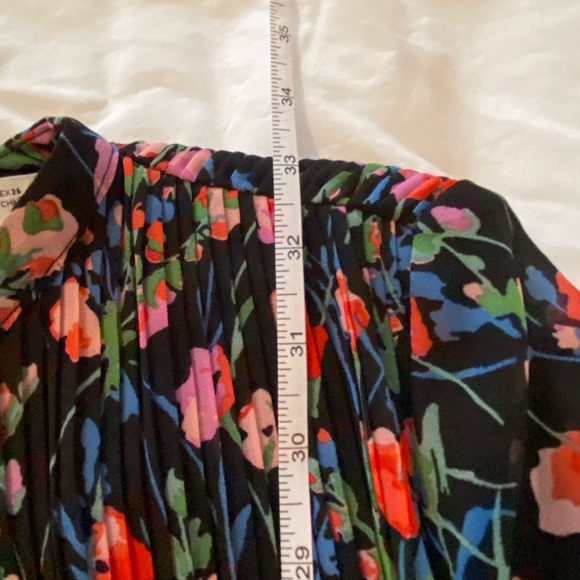 Zara Black Dress with Red and Green Floral Pattern - Picture 7 of 8